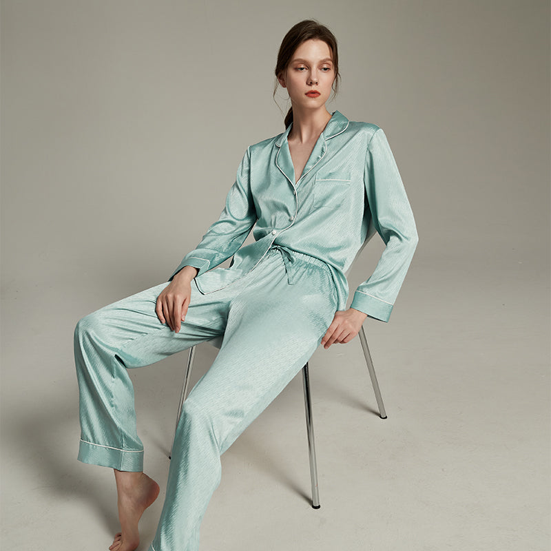 Satin soft and skin-friendly thin pajama set——Light blue