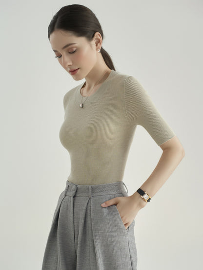 100% Pure Wool Women’s Short-Sleeve Crew Neck Knitted Sweater - Seamless Design 003