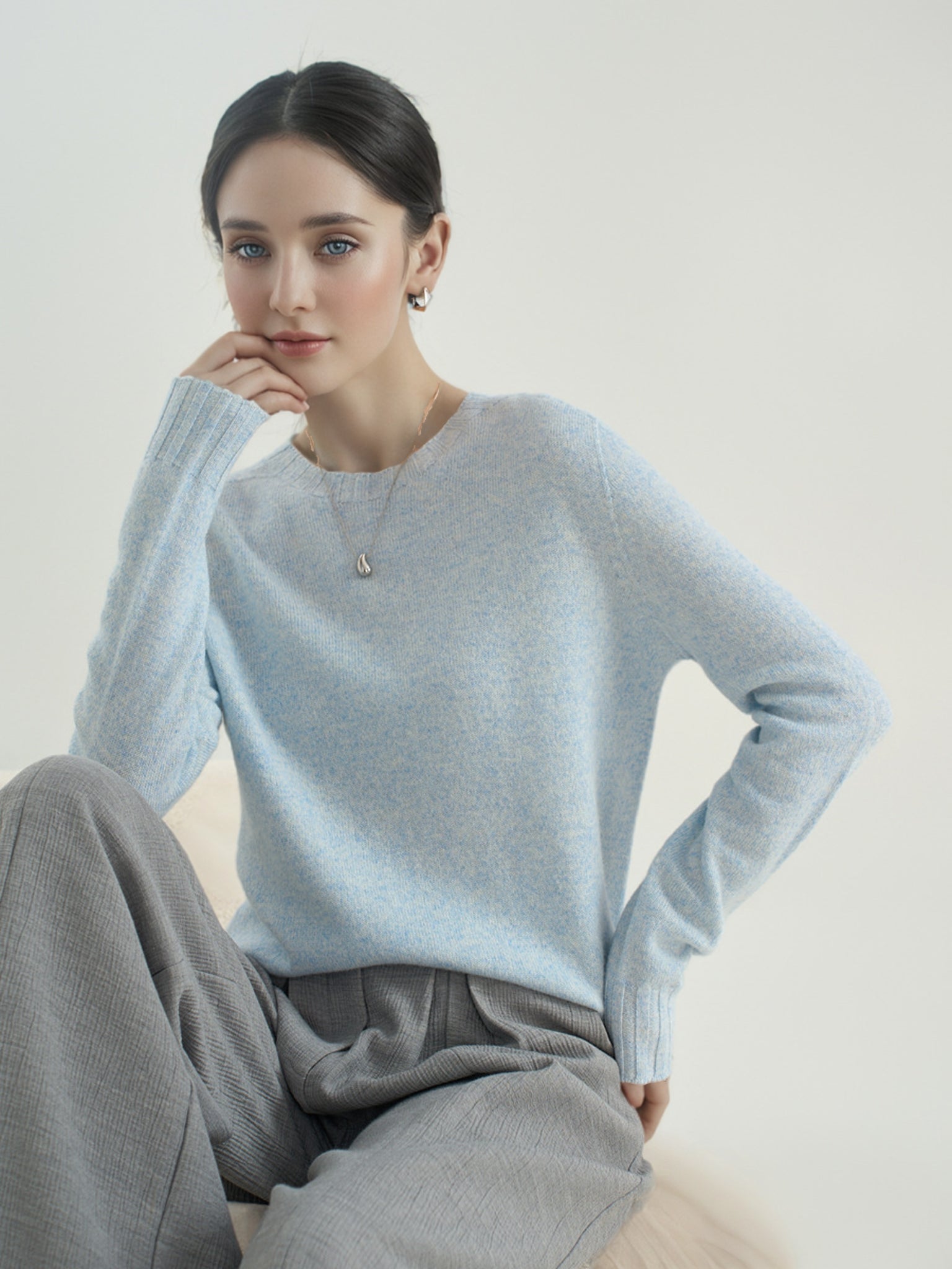 【Upgraded Fabric 】100% Wool Women’s Crew Neck Seamless Knitted Sweater
