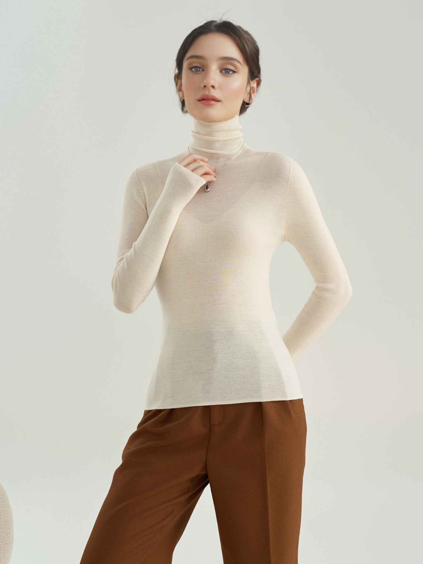 100% Wool Seamless Yangzi Yarn Slim Fit Knit Sweater with Draped Turtleneck007