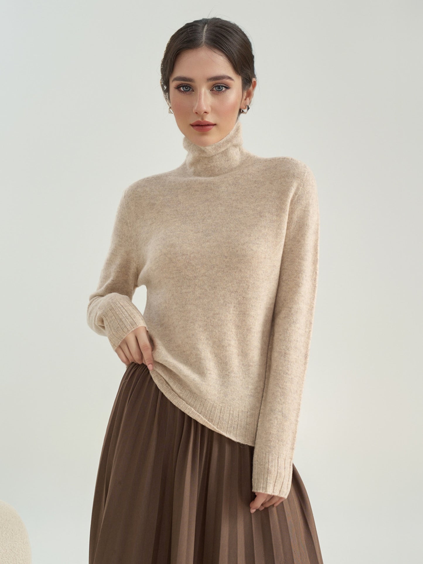 Loose-Fit Pure Wool Lightweight Soft Top with Draped Turtleneck 013