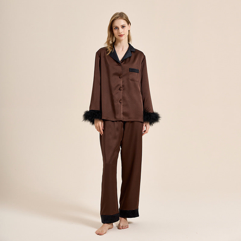 Cozy Fleece Loungewear Set for Winter with Detachable Feather Trim