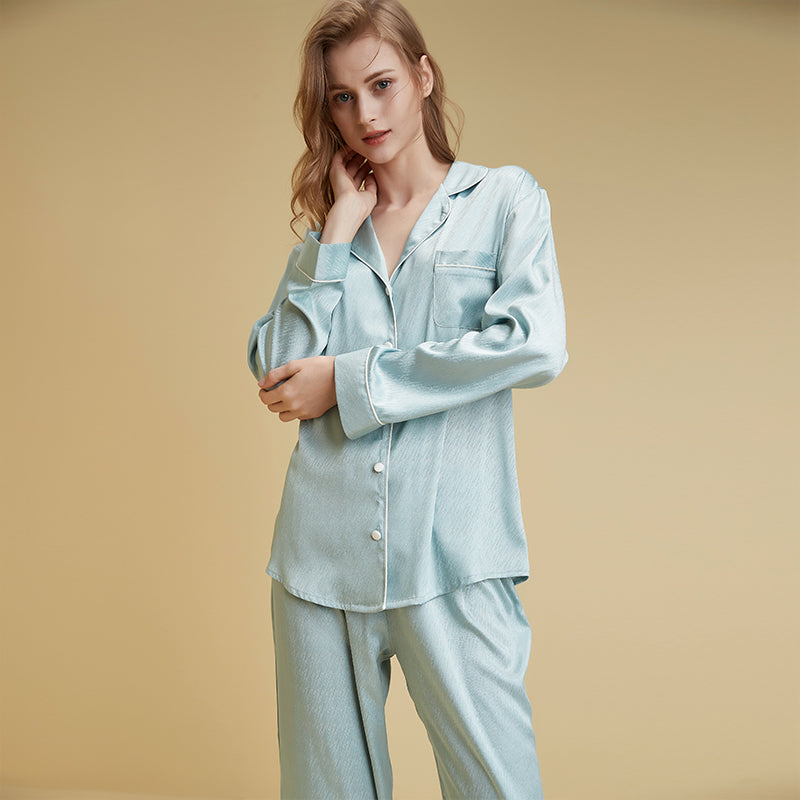 Satin soft and skin-friendly thin pajama set——Light blue