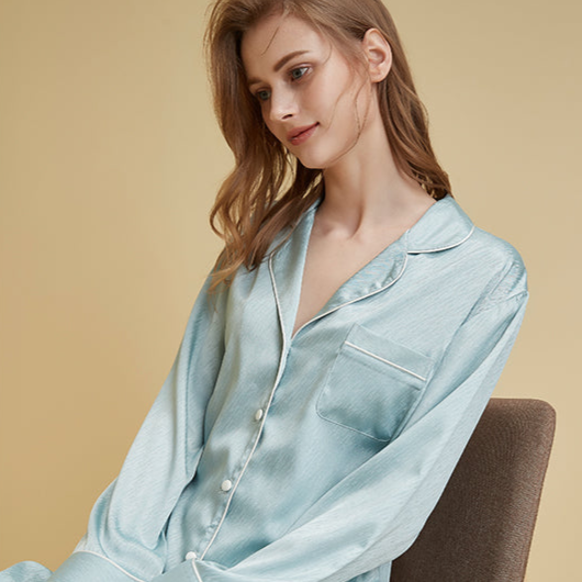 Satin soft and skin-friendly thin pajama set——Light blue