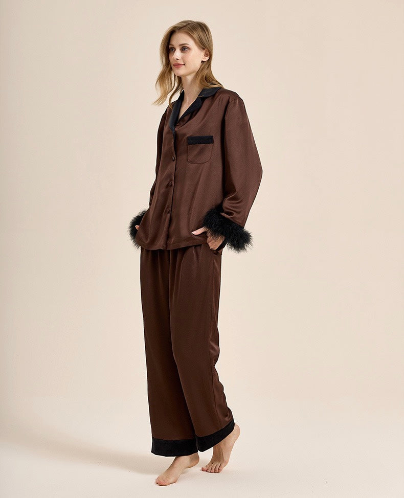 Cozy Fleece Loungewear Set for Winter with Detachable Feather Trim