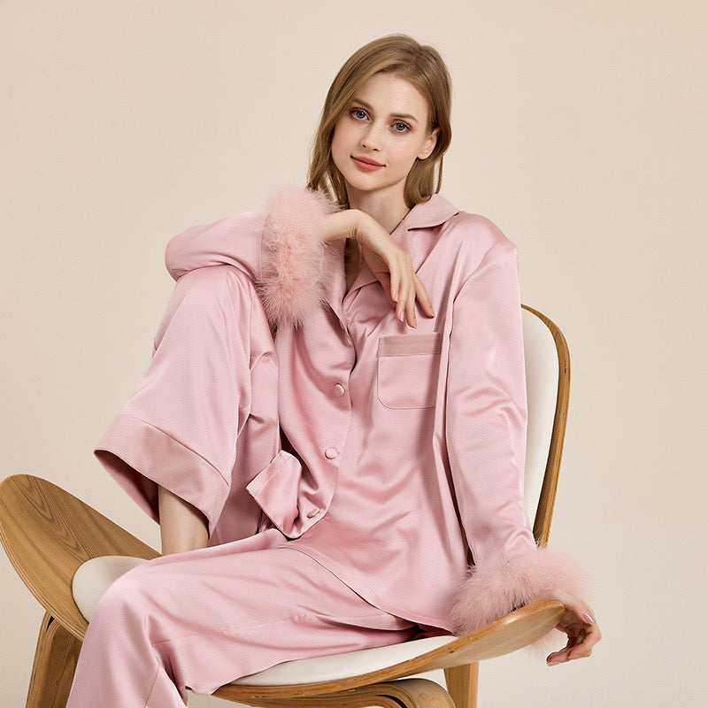 Cozy Fleece Loungewear Set for Winter with Detachable Feather Trim