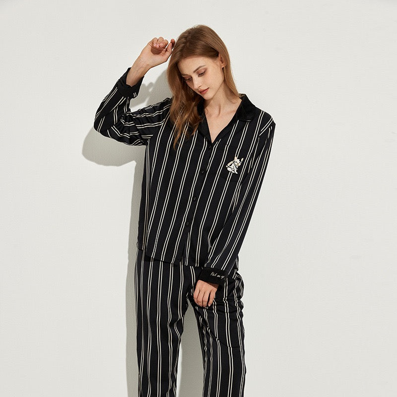 Double-layer Satin fleece-lined Black and White Striped Sleepwear Suit