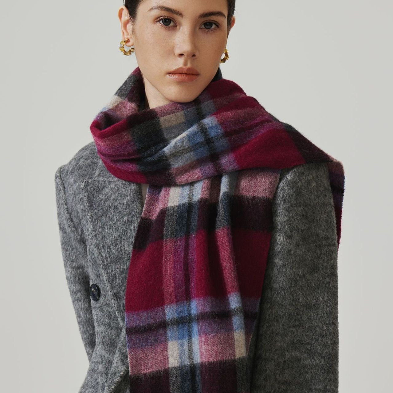 100% Wool Scarf - Premium Minimalist Plaid Design for Women